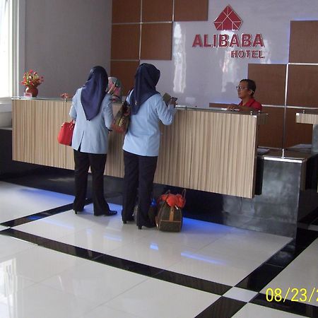 Alibaba Hotel Pangkalanbuun Exterior foto